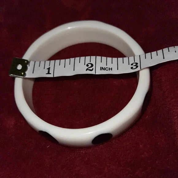 Vintage white black polka dots round bangle - Picture 4 of 7